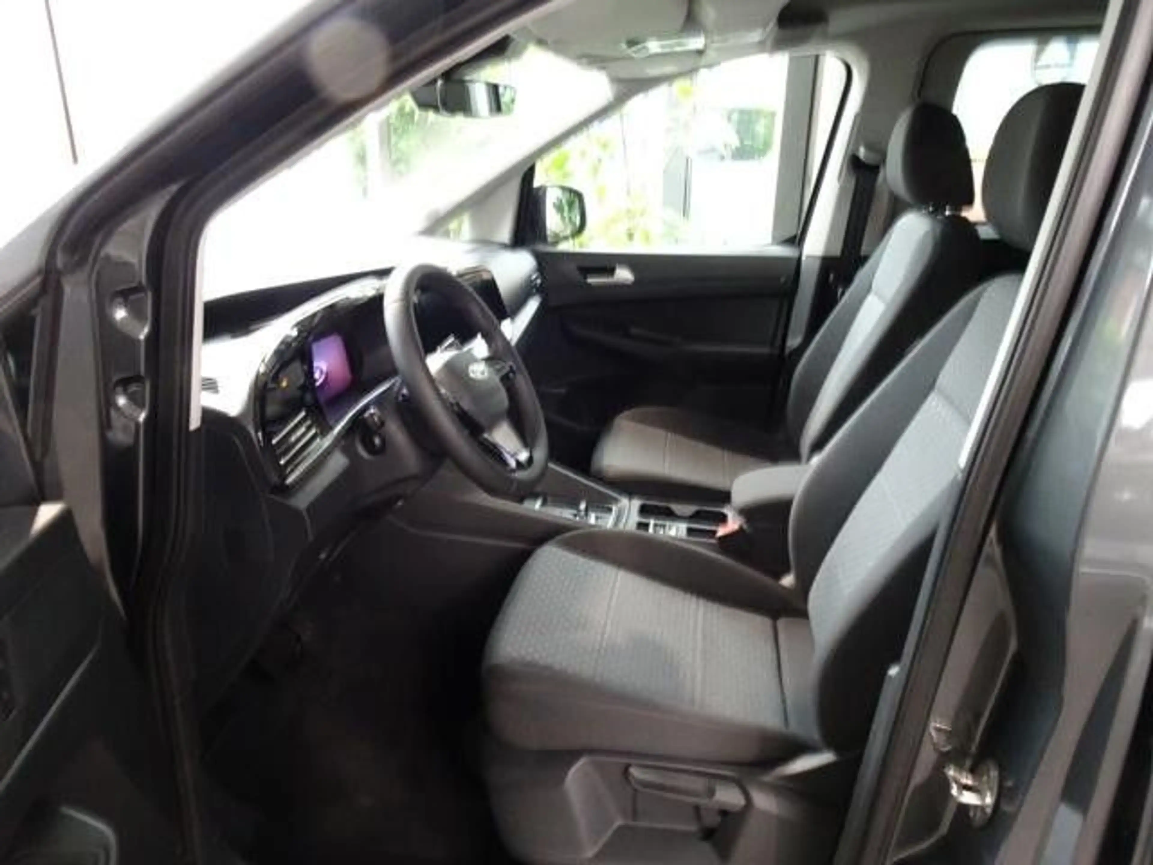 Ford Grand Tourneo Connect Titanium — photo 11
