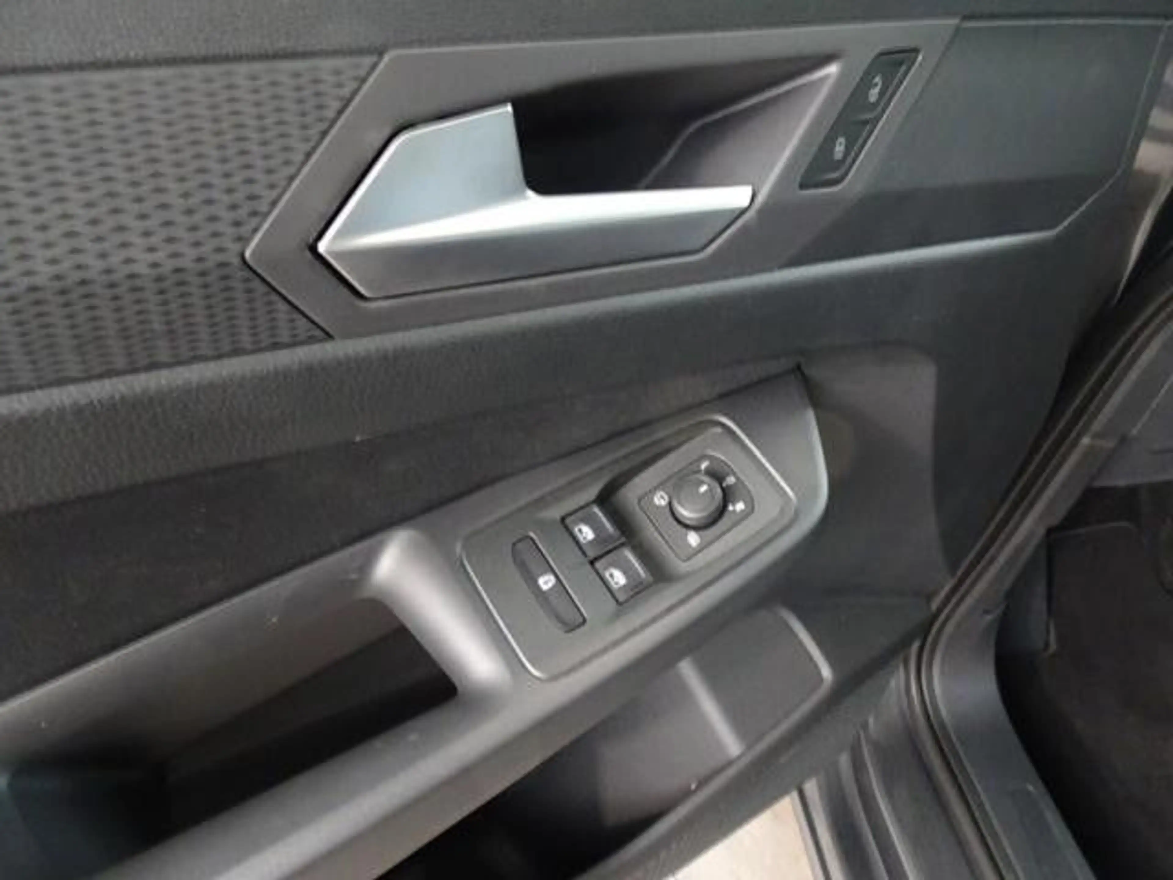 Ford Grand Tourneo Connect Titanium — photo 9