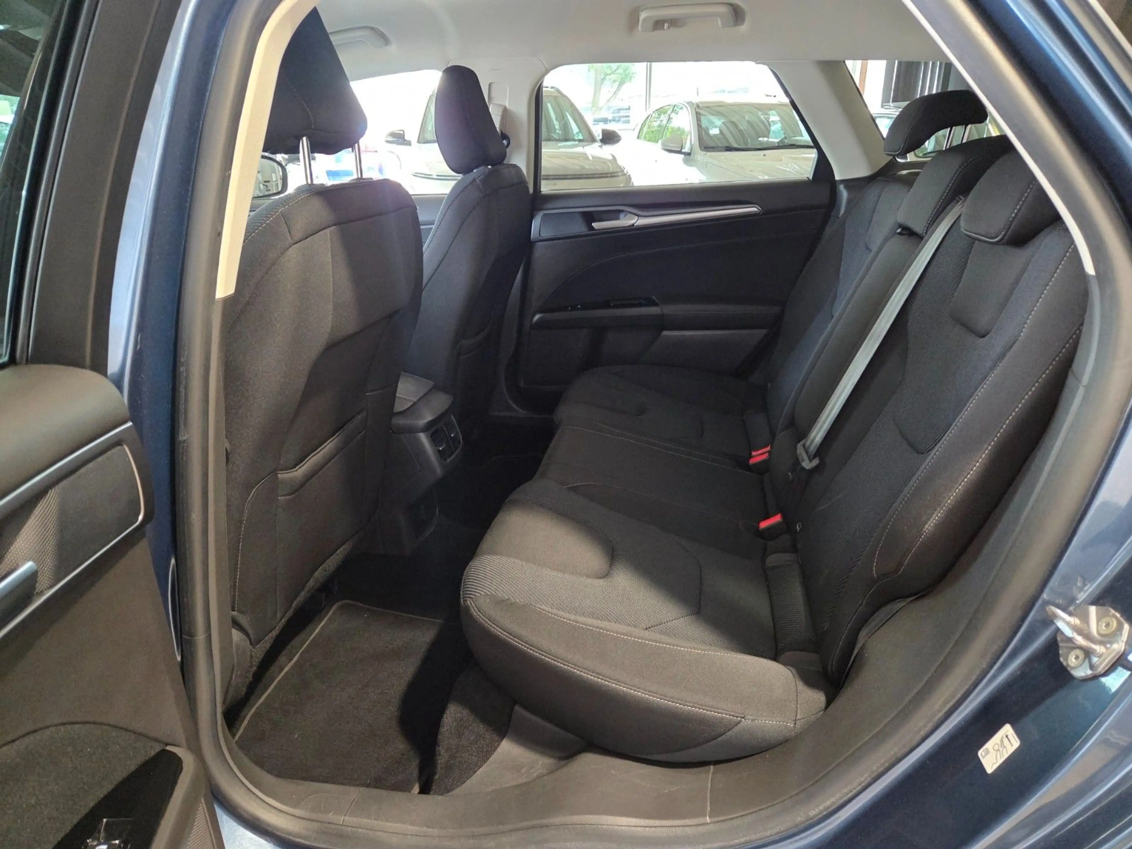 Ford Mondeo Turnier Business Edition — photo 11