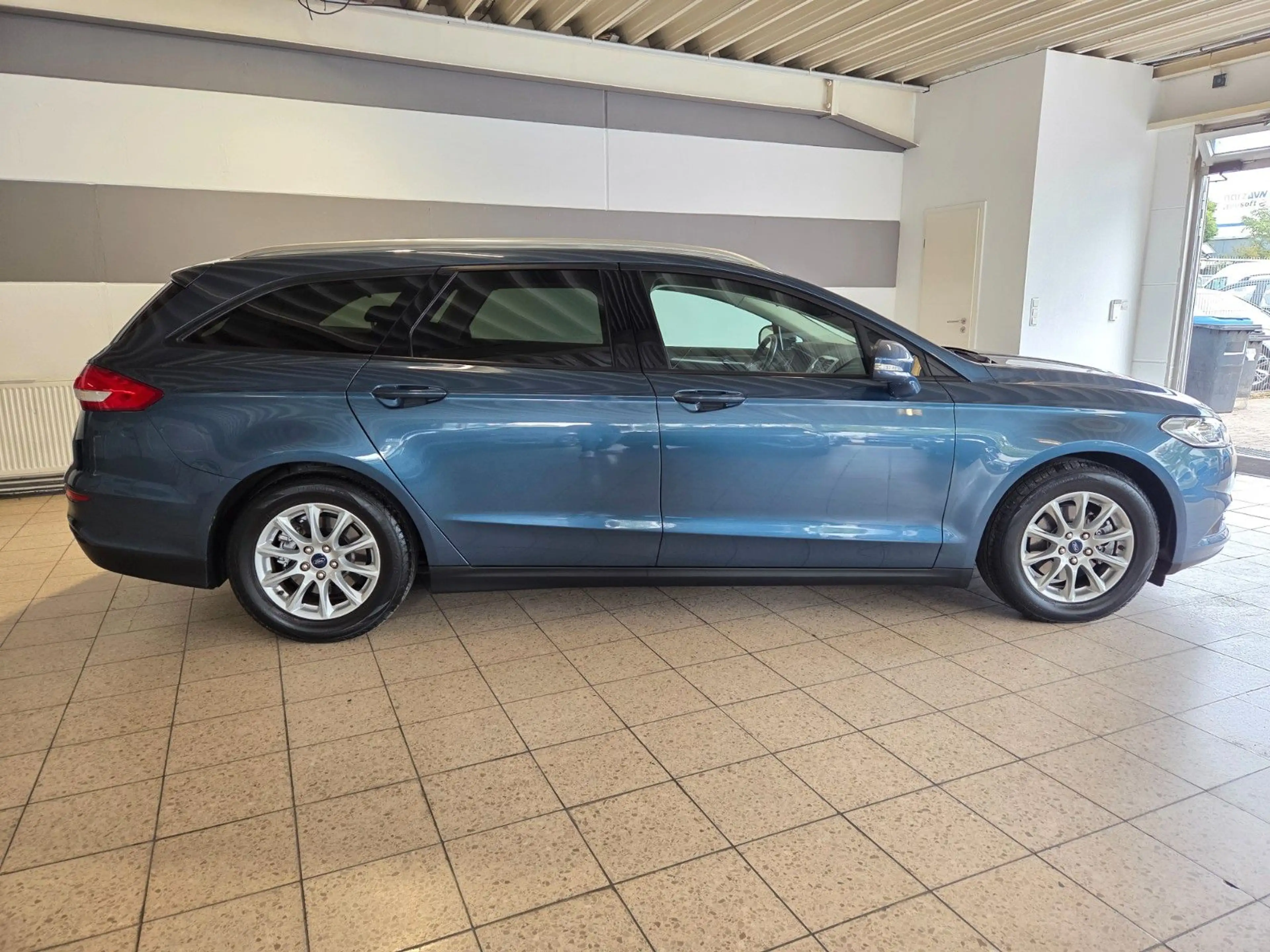 Ford Mondeo Turnier Business Edition — photo 8