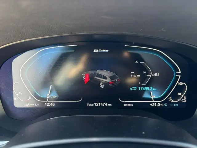 BMW 5 Series view 15
