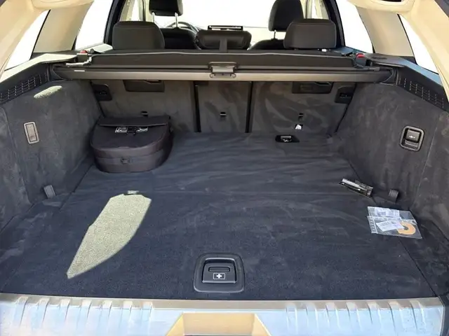 BMW 5 Series view 5