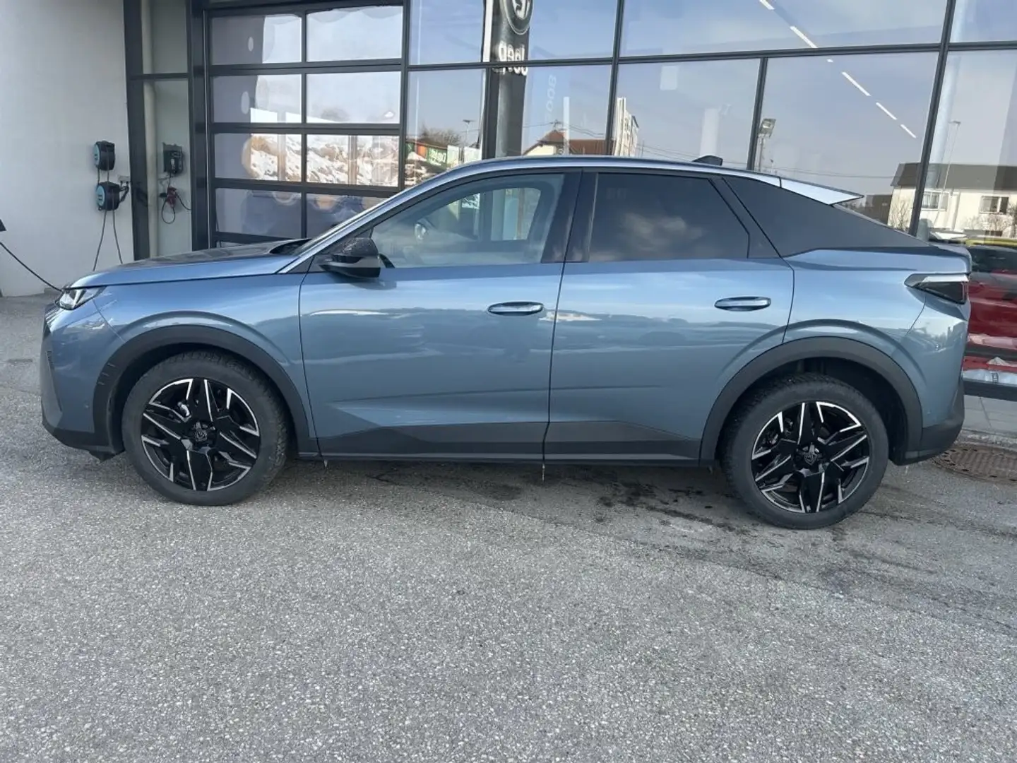 Peugeot 3008 Hybrid 145 e-DCS6 Blau - 2