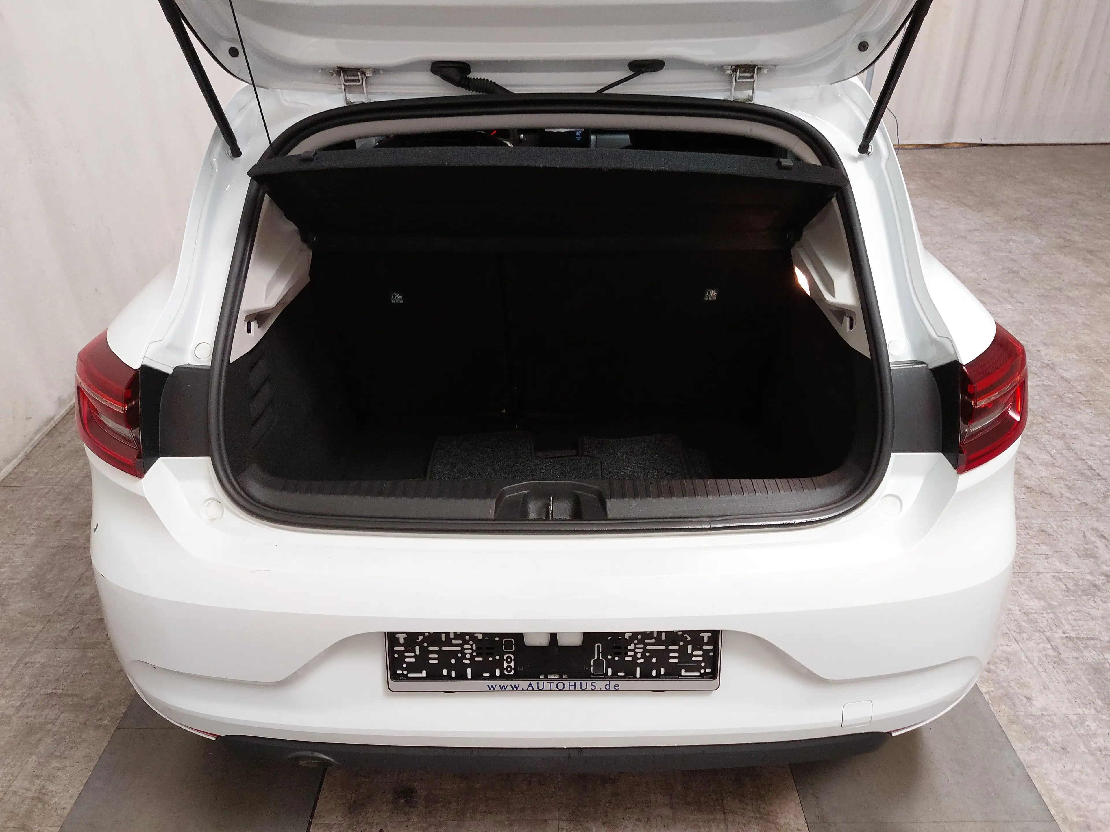 Renault Clio 0.9 TCe Navi LED Shz Klima KLIMAAUT TEMPO — photo 15