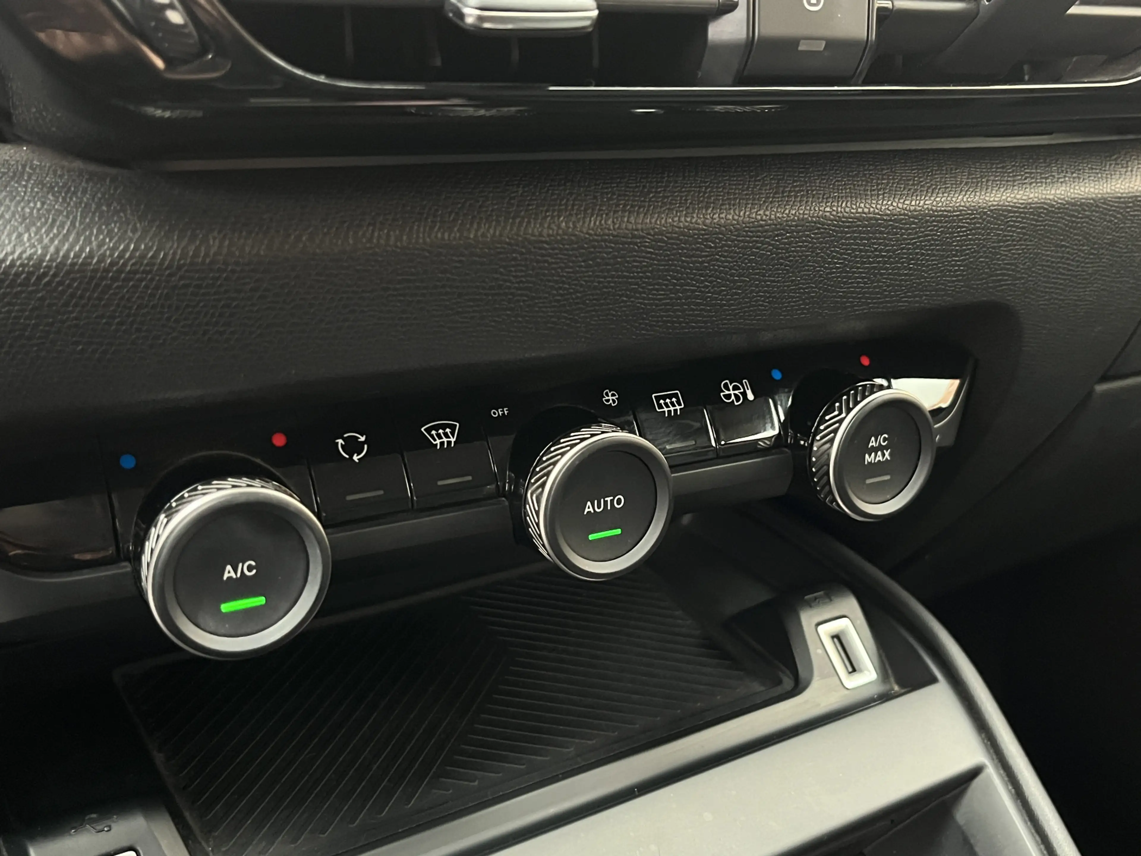 Citroen E-C4 Electric Shine 50 kWh | Keyless | Carplay/Android Auto | Ca — photo 17