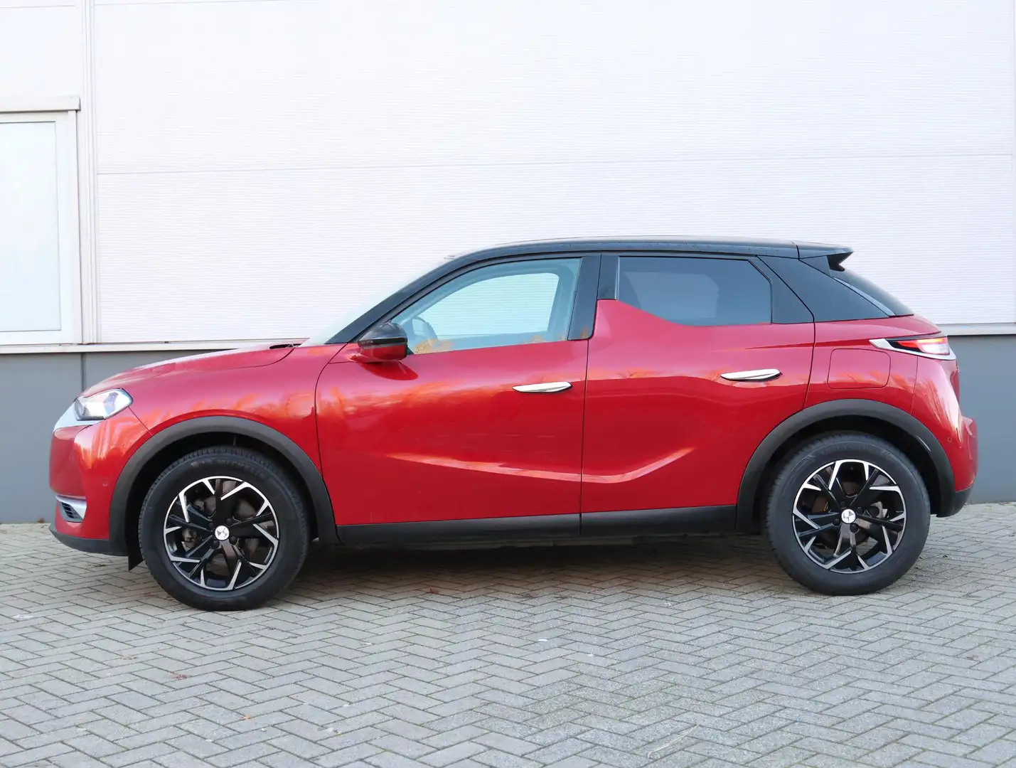 DS Automobiles DS 3 Crossback E-Tense So Chic 50 kWh 136pk | Navigatie | Dodehoe Rouge - 2