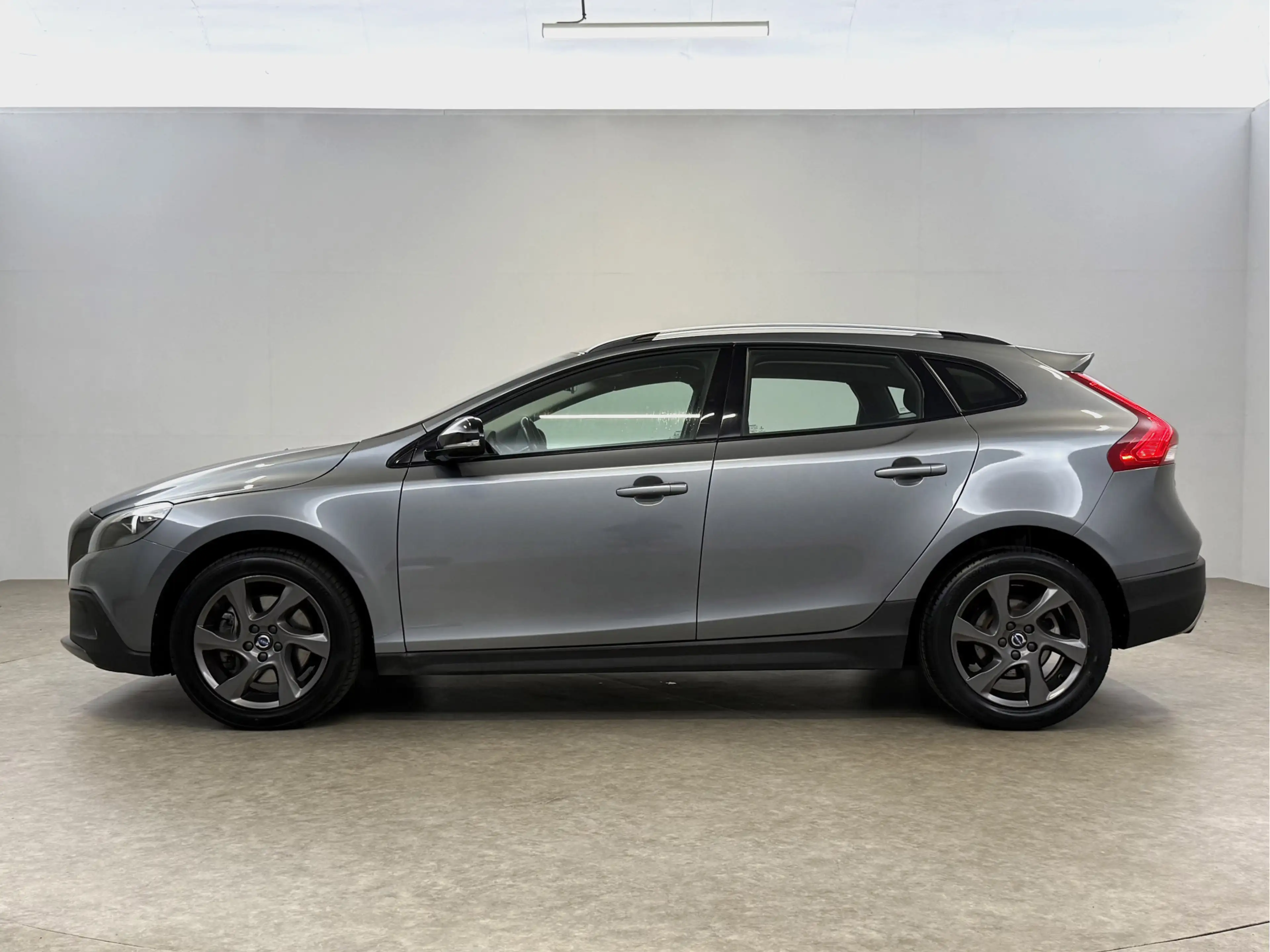 Volvo V40 1.5 T3 Momentum | Camera | Virtual | Clima | Cruis — photo 11