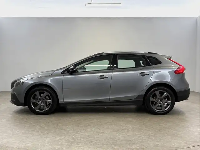 Volvo V40 view 11