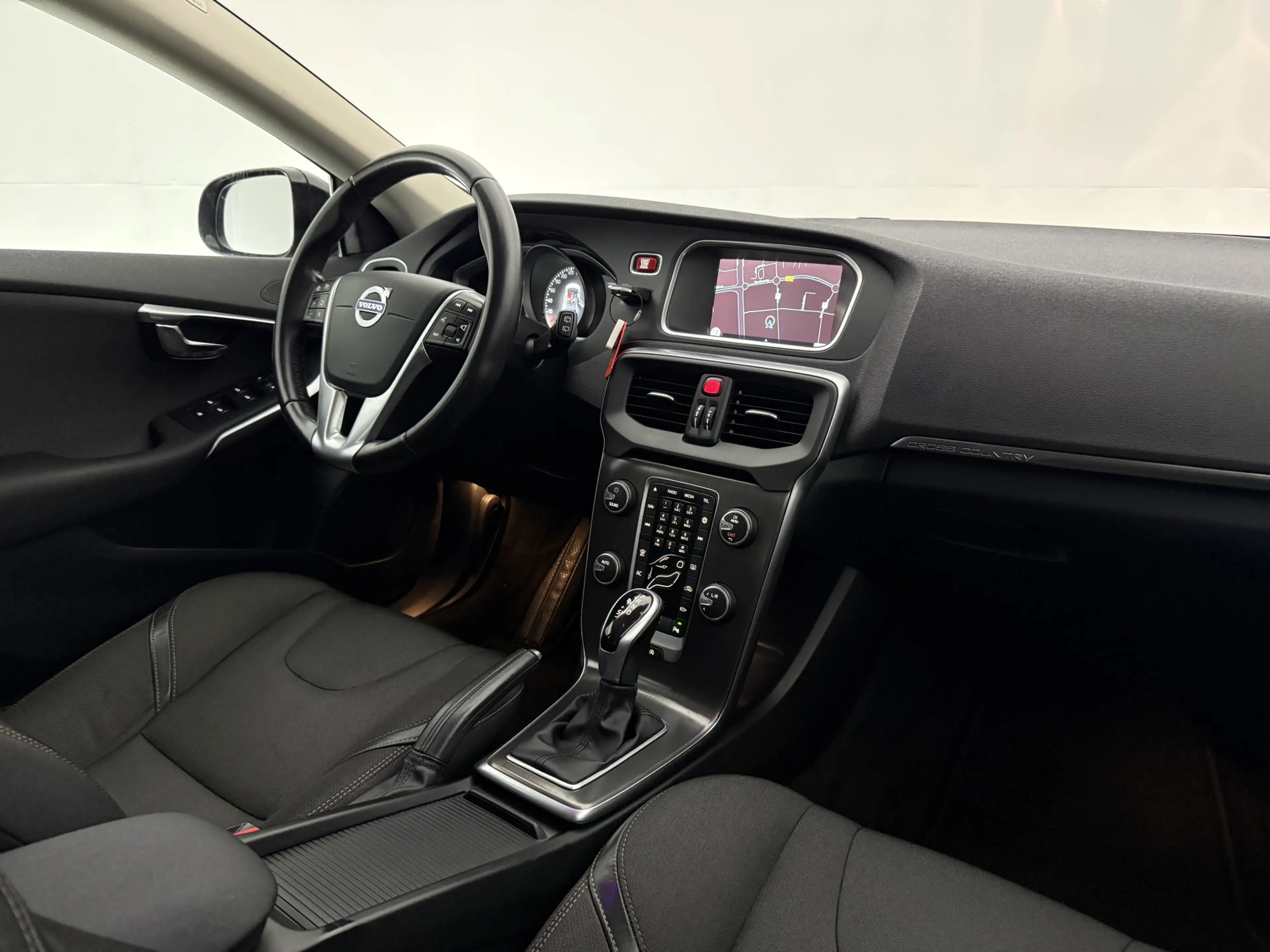 Volvo V40 1.5 T3 Momentum | Camera | Virtual | Clima | Cruis — photo 4