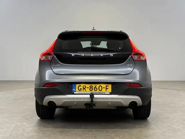 Volvo V40 view 9