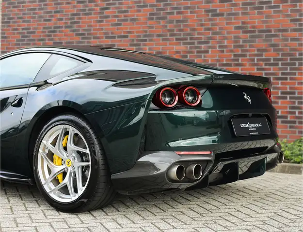 Ferrari 812 view 21
