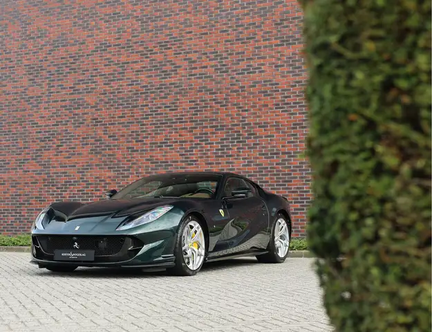 Ferrari 812 view 16