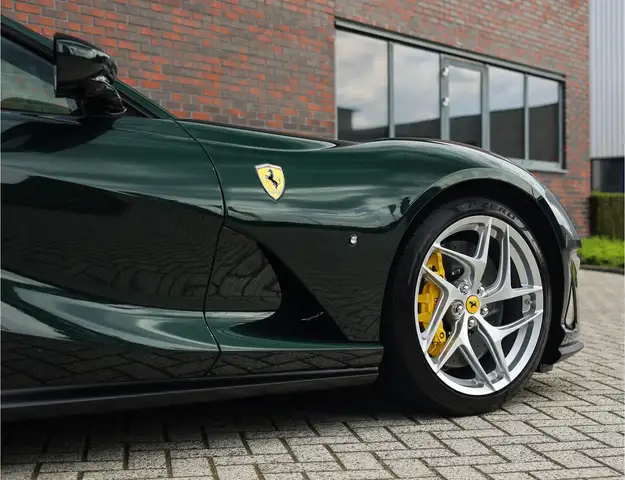 Ferrari 812 view 19