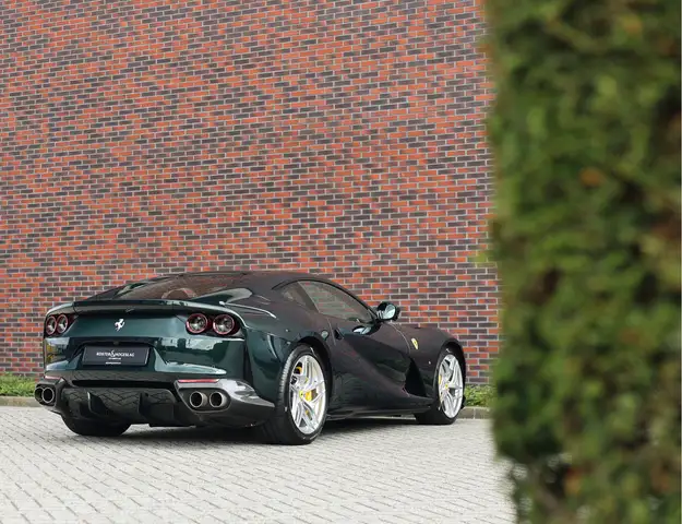 Ferrari 812 view 17