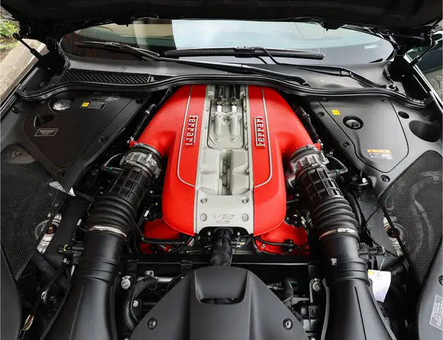 Ferrari 812 view 22