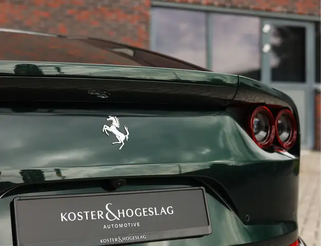 Ferrari 812 view 11