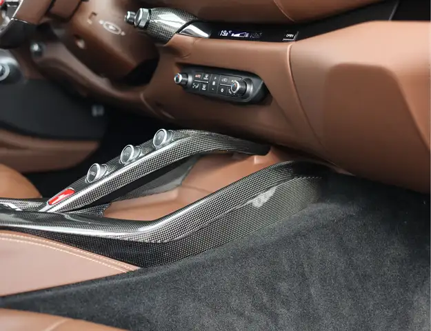 Ferrari 812 view 5