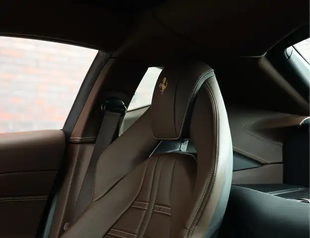 Ferrari 812 view 4