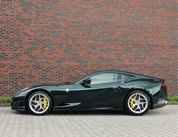 Ferrari 812 view 15