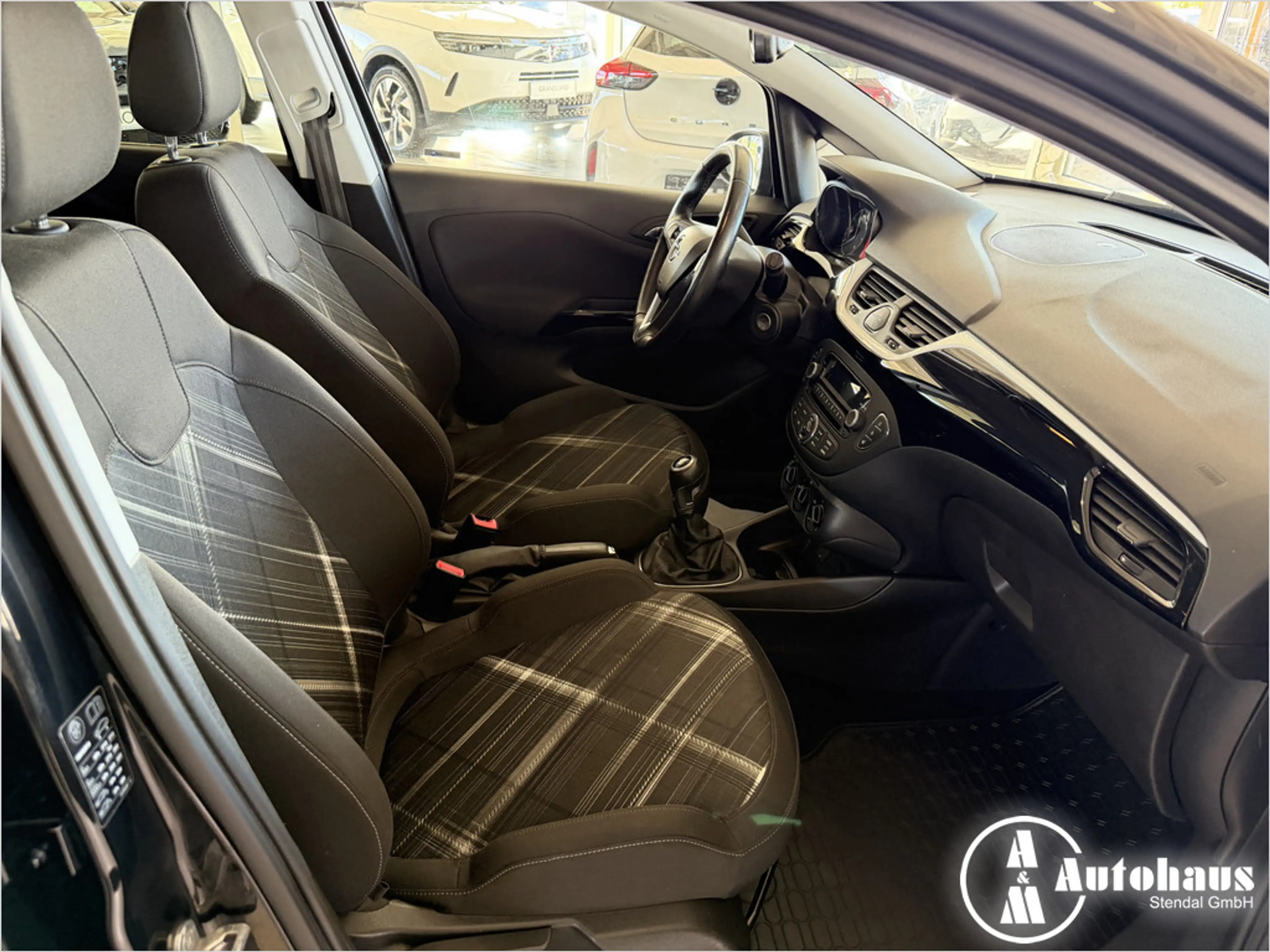 Opel Corsa E 1.4 Color Edition KLIMA PDC SHZ — photo 11