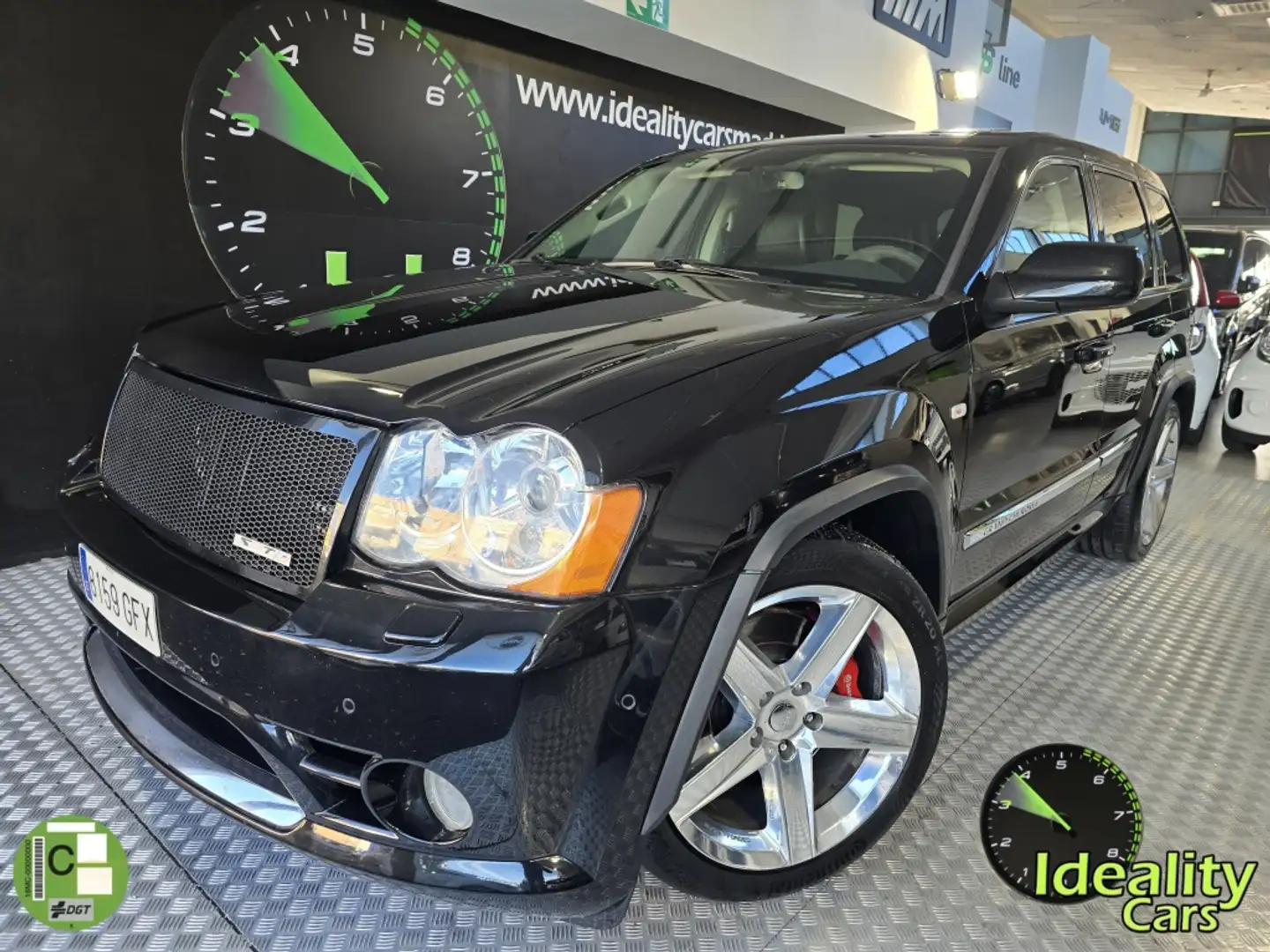Jeep Grand Cherokee 6.1 V8 Hemi SRT8 Aut. Fekete - 1