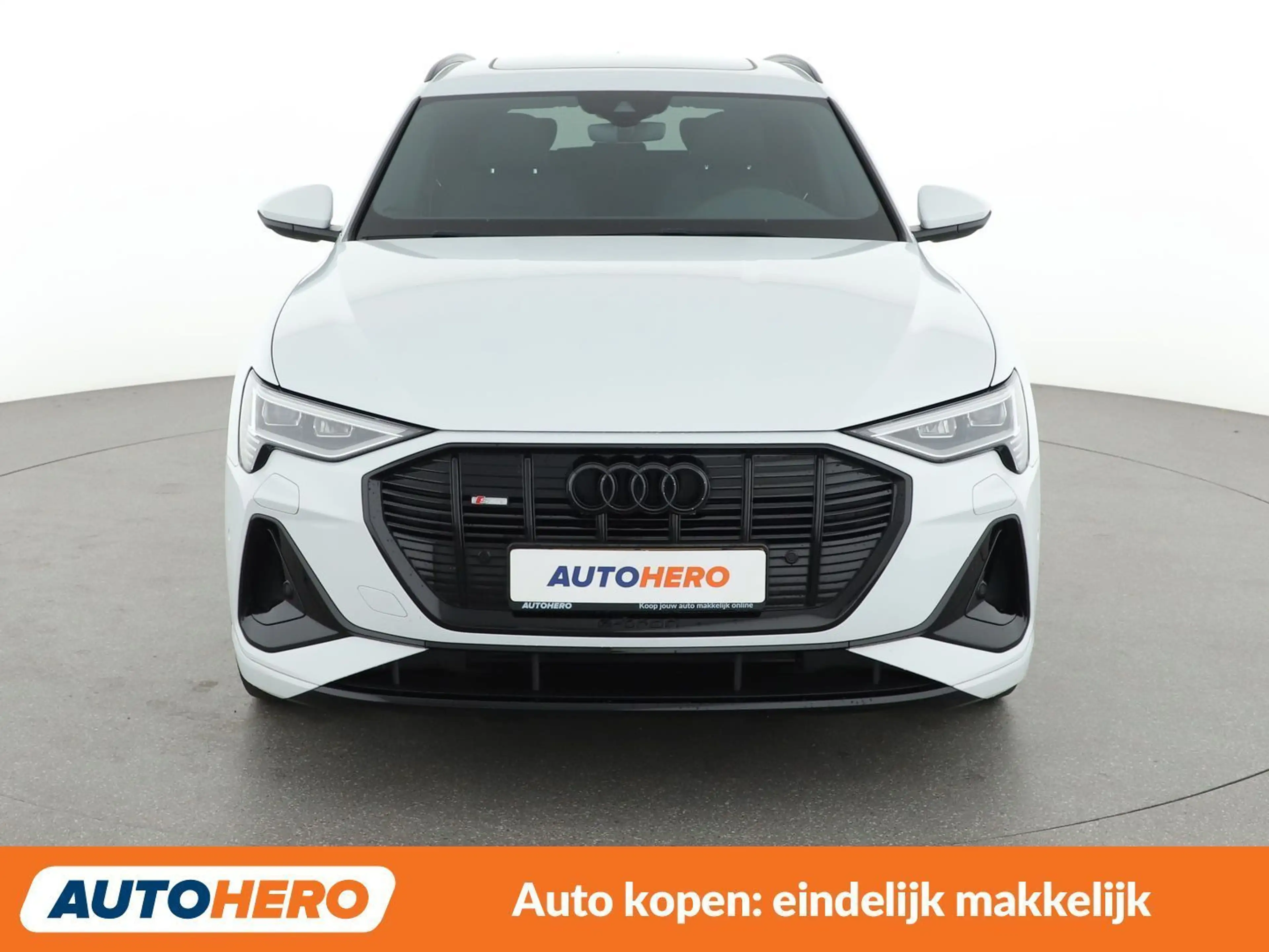 Audi e-tron 50 quattro S line — photo 10