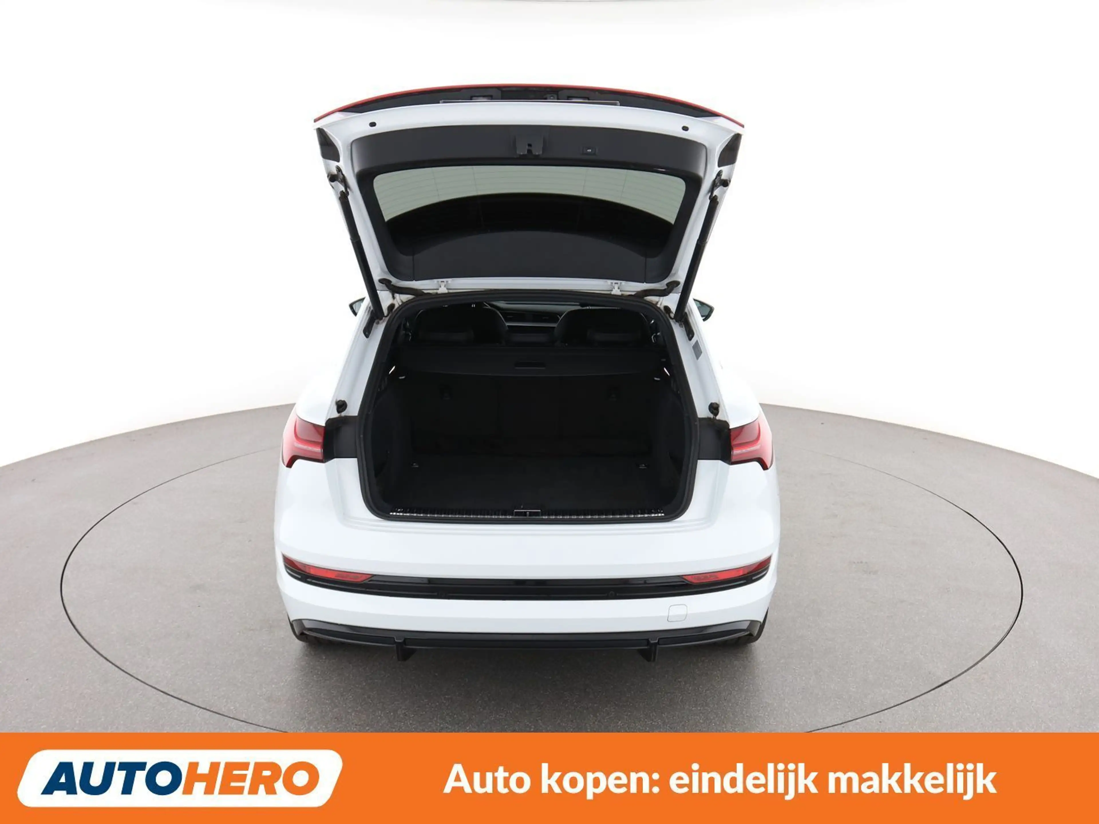 Audi e-tron 50 quattro S line — photo 17
