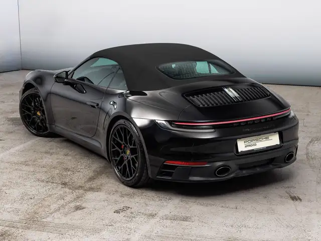 Porsche 911 view 13