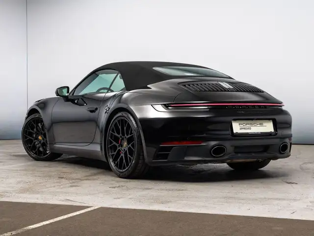 Porsche 911 view 12