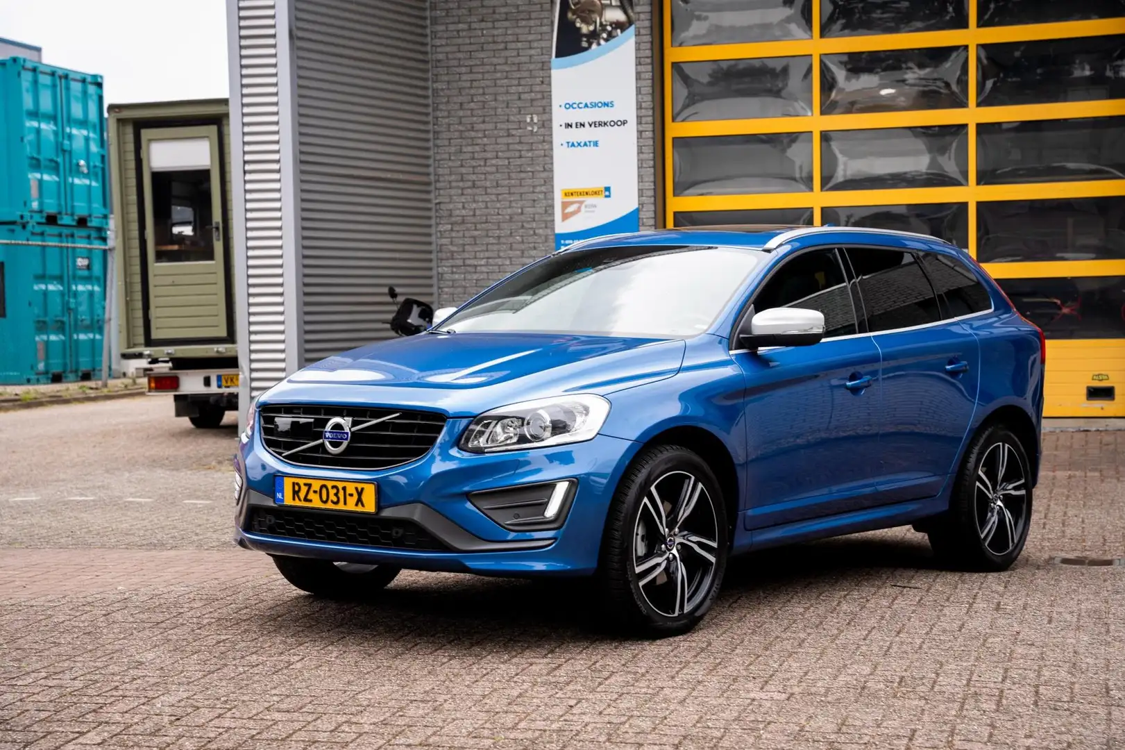 Volvo XC60 2.0 T6 R-Design Blauw - 2