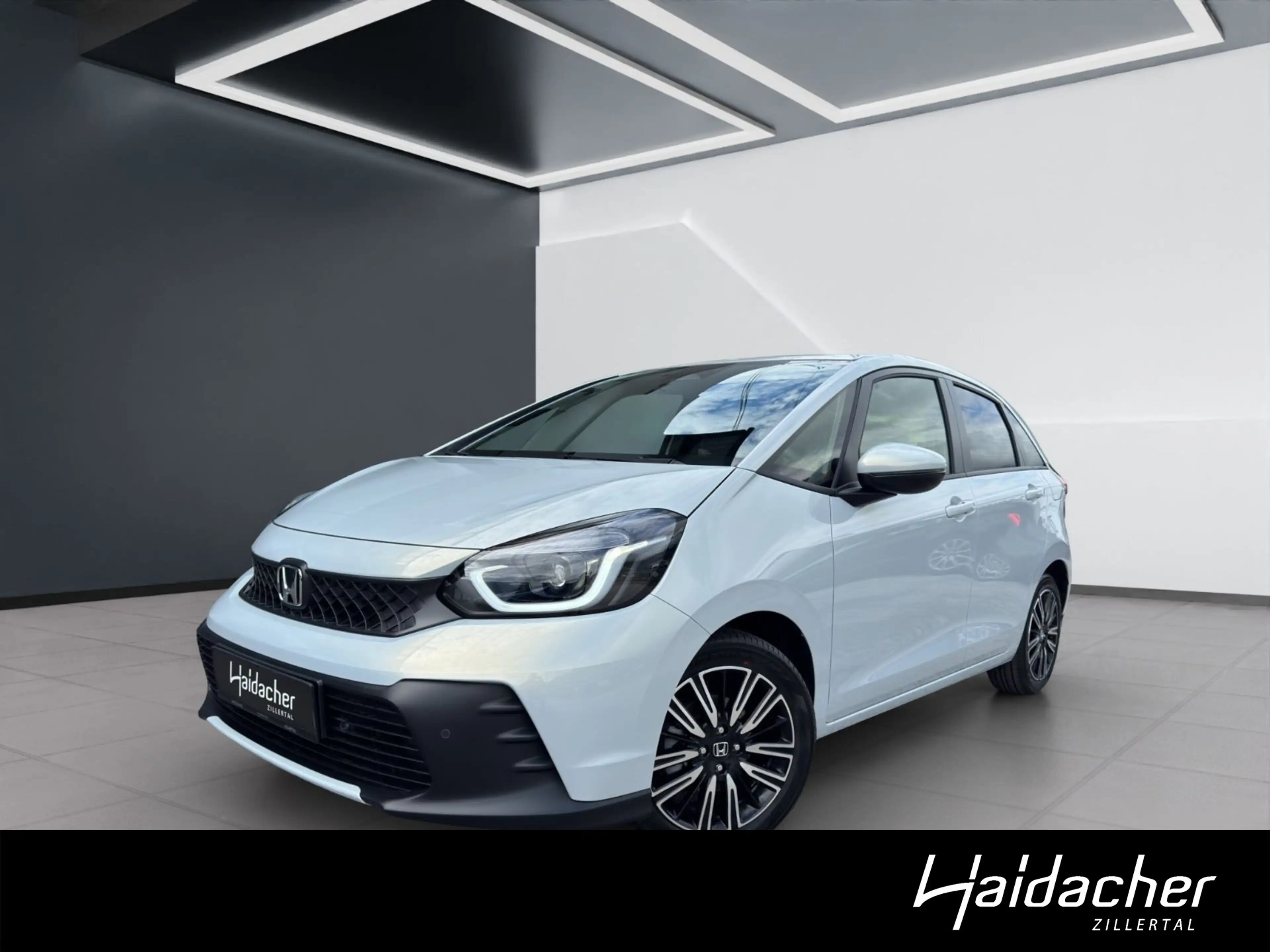 Honda Jazz 1.5 AT Advance CarPlay AUT Distr Navi RKam