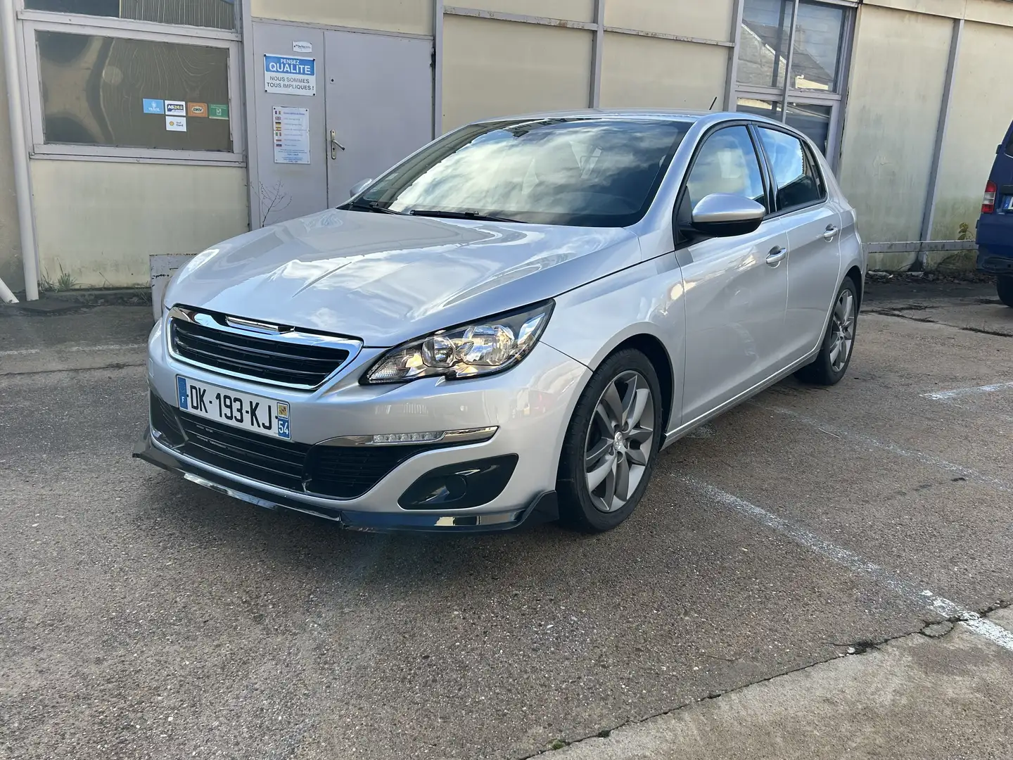 Peugeot 308 1.2 PureTech 110ch S&S BVM5 Série Spéciale Style - 1