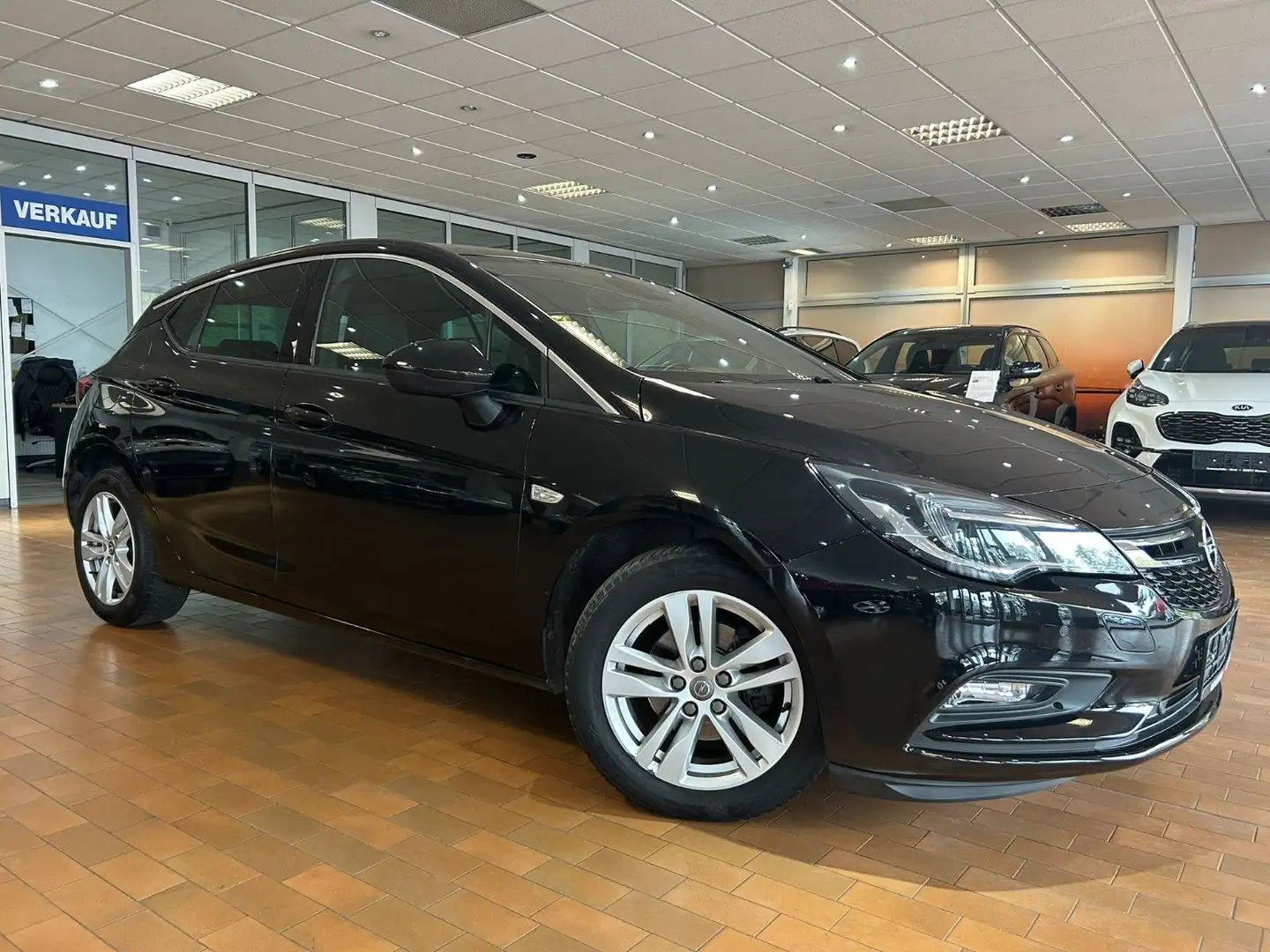 Opel Astra K Lim. 5-trg. Dynamic Noir - 2