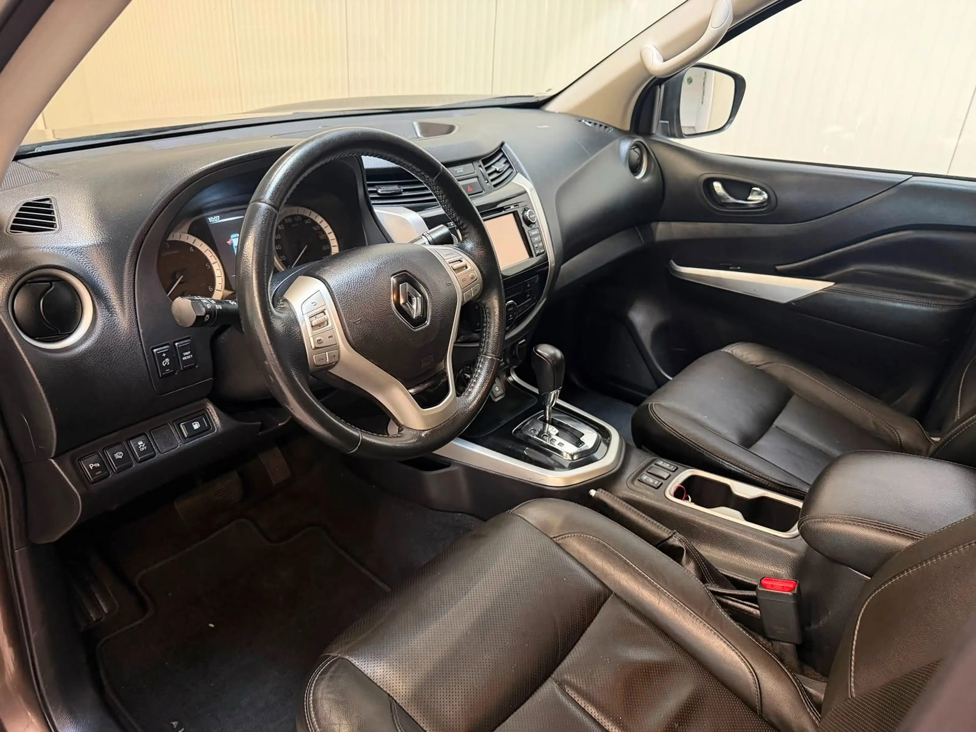 Renault Alaskan Intens  SHZ/NAVI/FREISPRECH/360°-KAM — photo 12