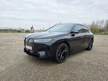 76.6 kWh xDrive40