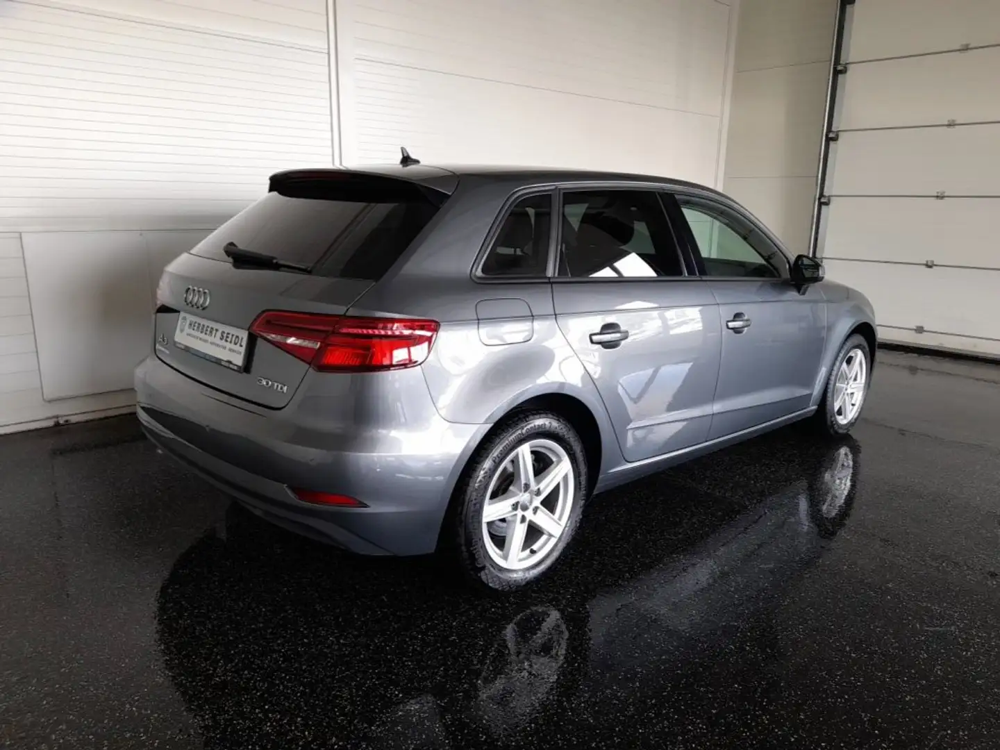 Audi A3 SB 30 TDI S-tr *LED / NAVI / LEDER / SHZG / TEMPOMAT / PDC VO & HI* Grau - 2