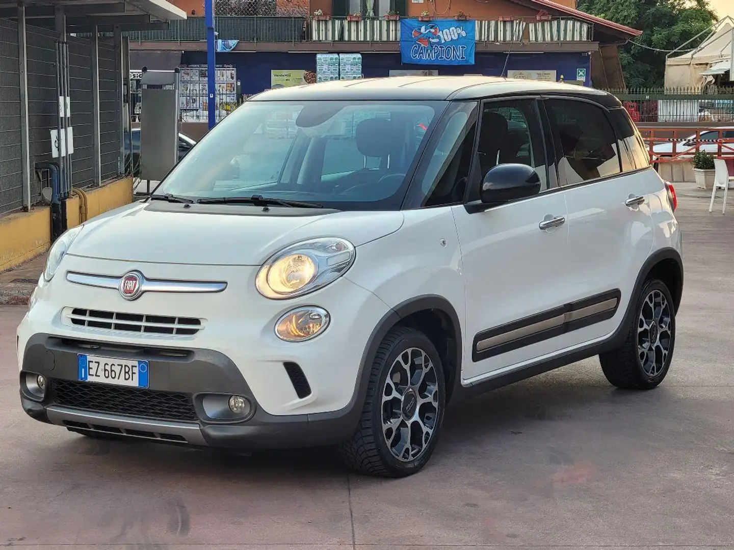 Fiat 500L 1.3 Multijet 85 CV Trekking Wit - 1