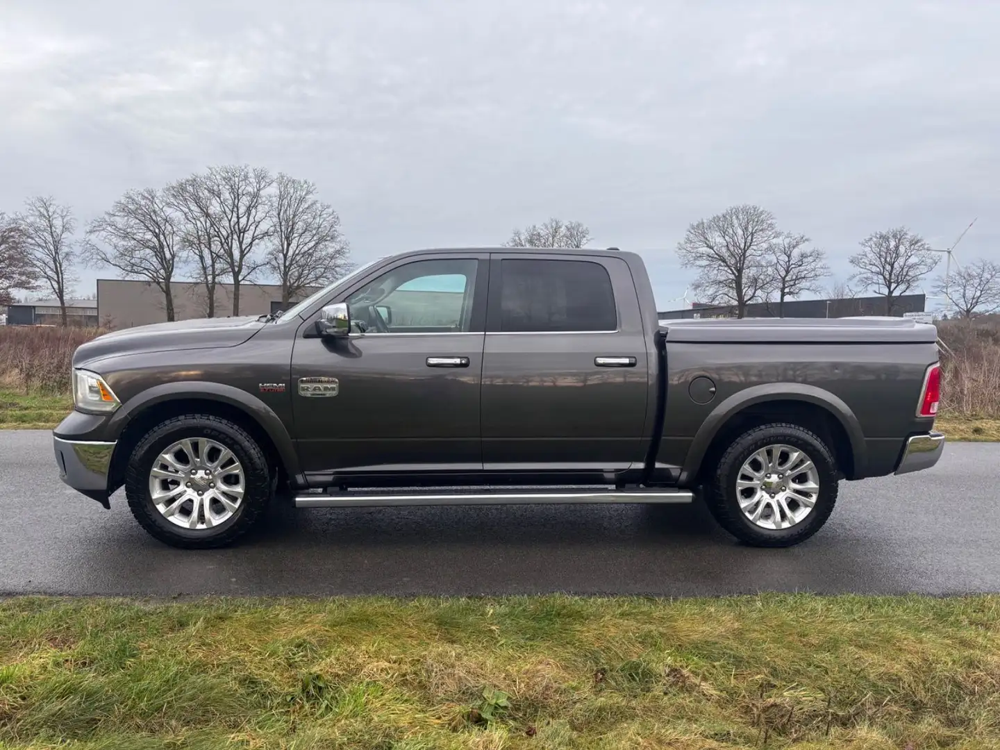 Dodge RAM 1500 LongHorn 5,7 Hemi Autogas-Netto 21500 Grau - 2