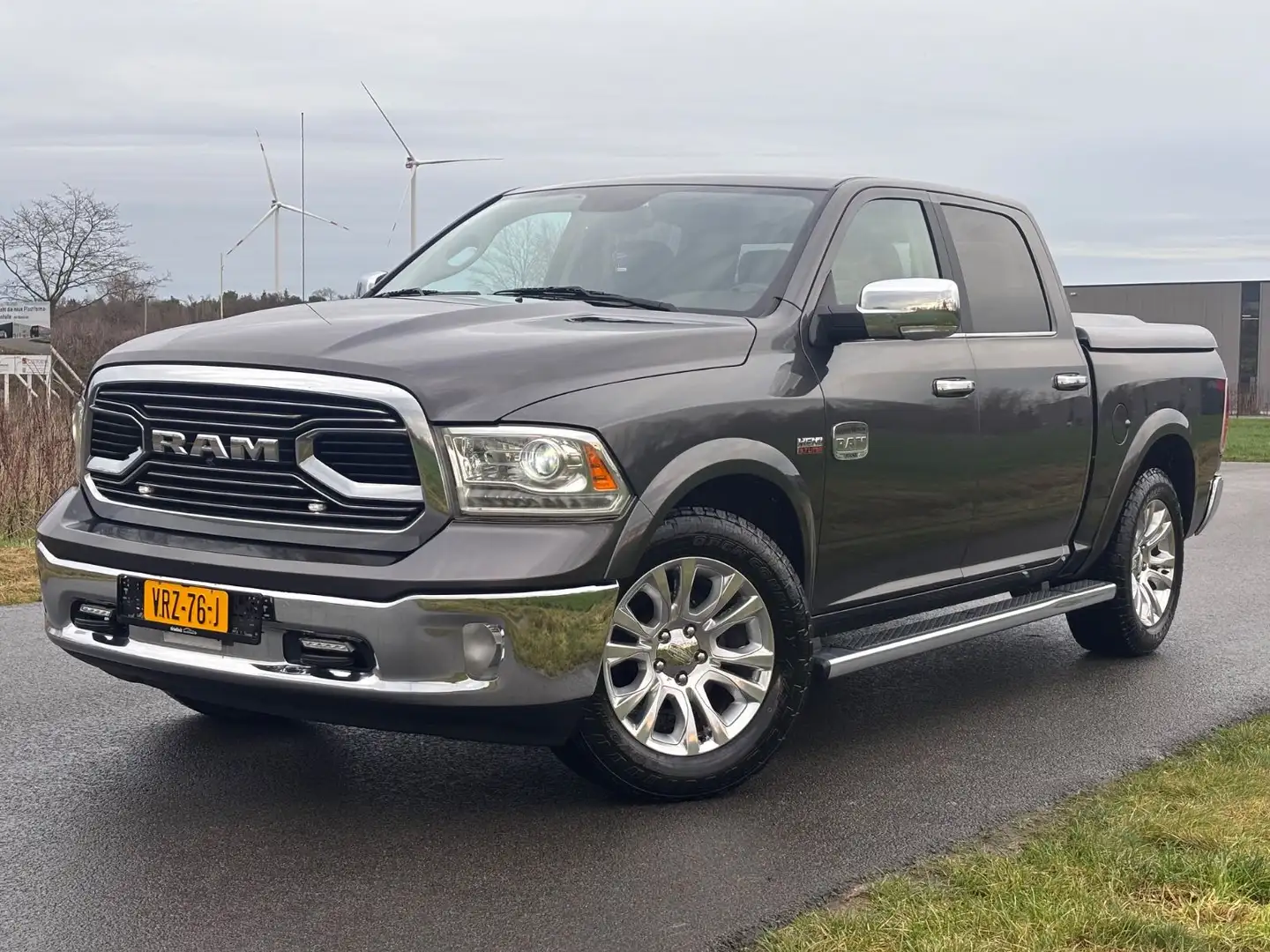 Dodge RAM 1500 LongHorn 5,7 Hemi Autogas-Netto 21500 Grau - 1