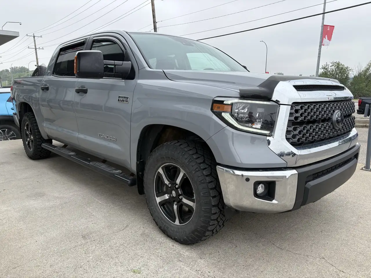 Toyota Tundra снимка Toyota Tundra