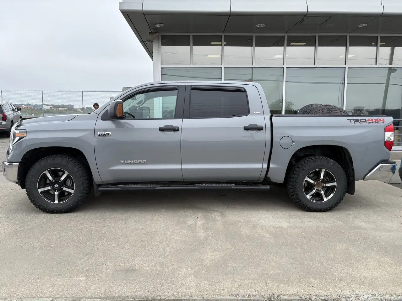 Toyota Tundra снимка Toyota Tundra