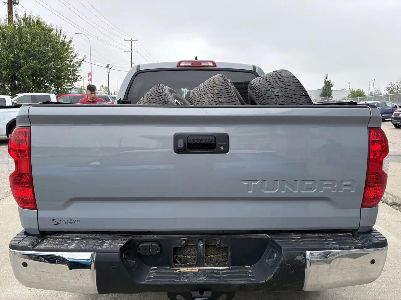 Toyota Tundra снимка Toyota Tundra