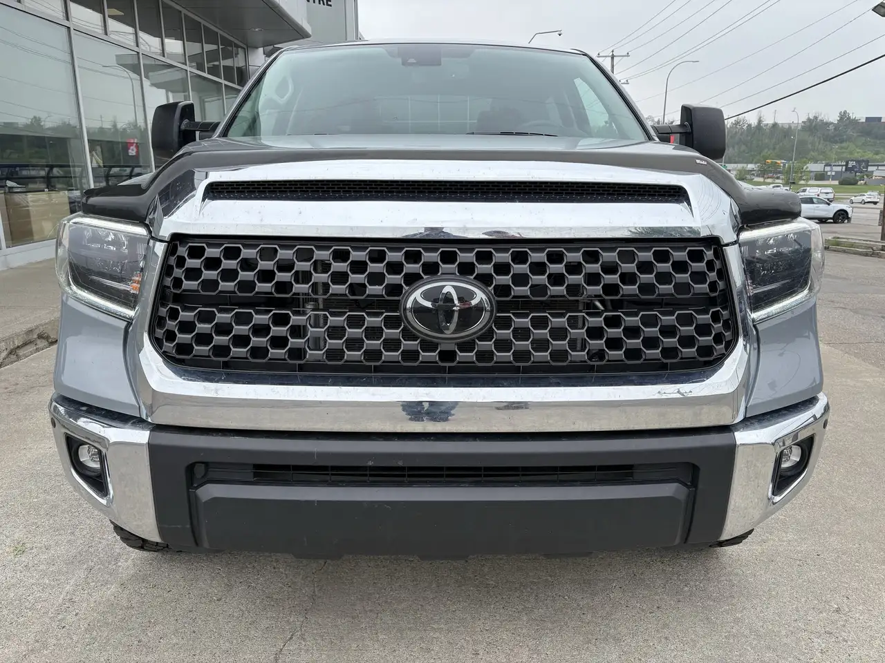 Toyota Tundra снимка Toyota Tundra