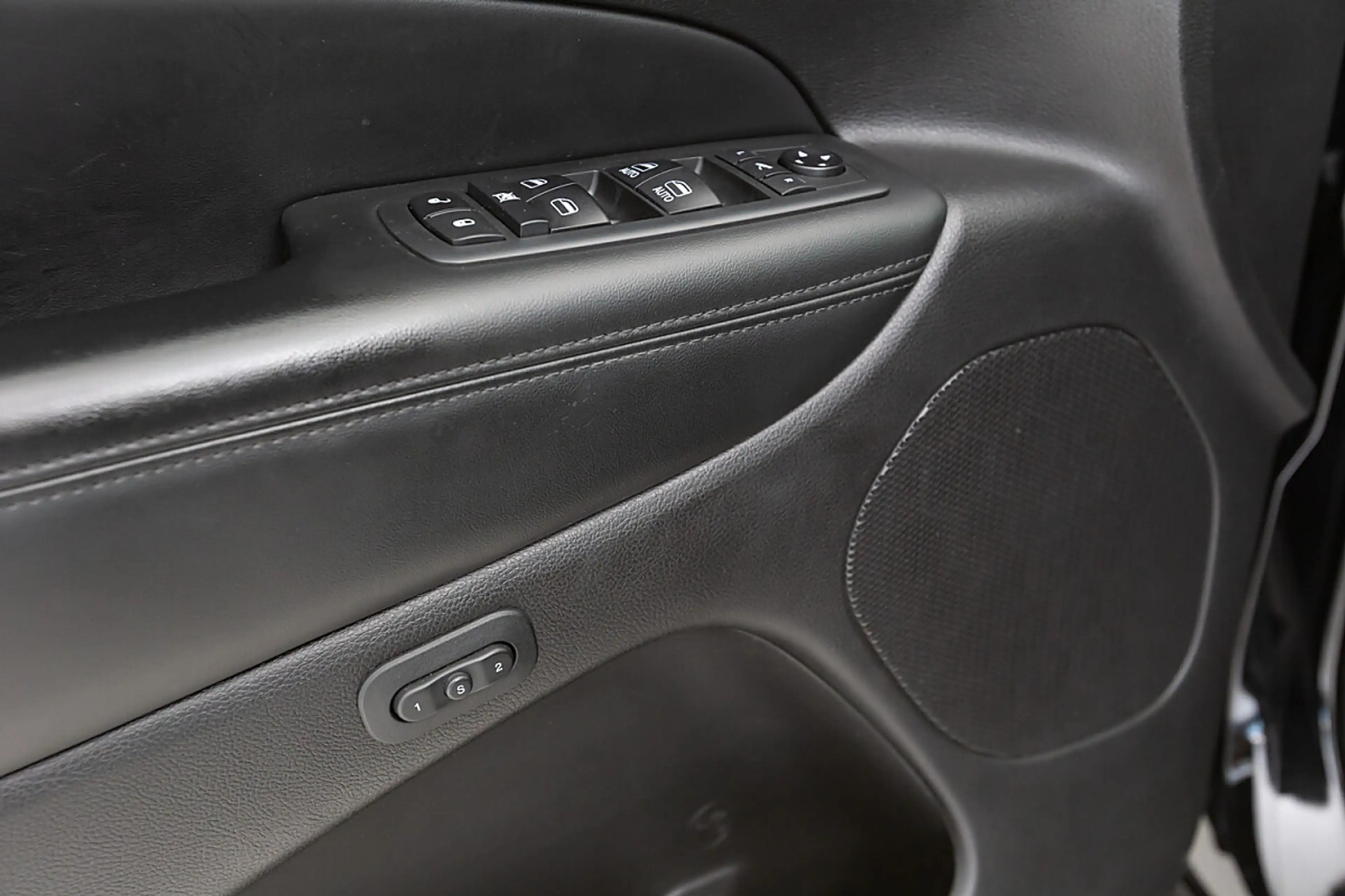 Jeep Grand Cherokee 3,0 V6 Multijet II Limited S — photo 11