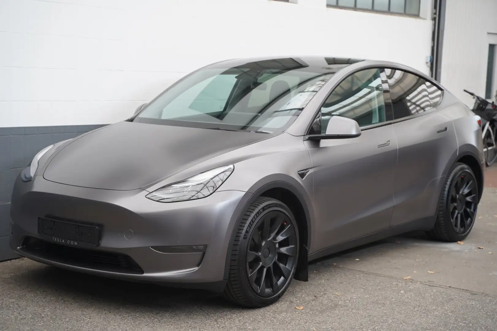 Tesla Model Y Long Range AWD *20-Zoll*AHK* Wit - 2