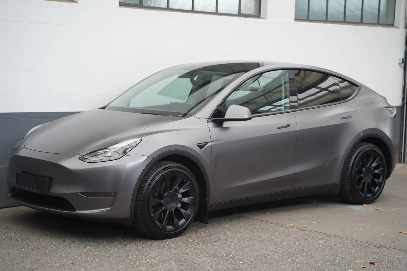 Tesla Model Y Long Range AWD *20-Zoll*AHK* Wit - 1