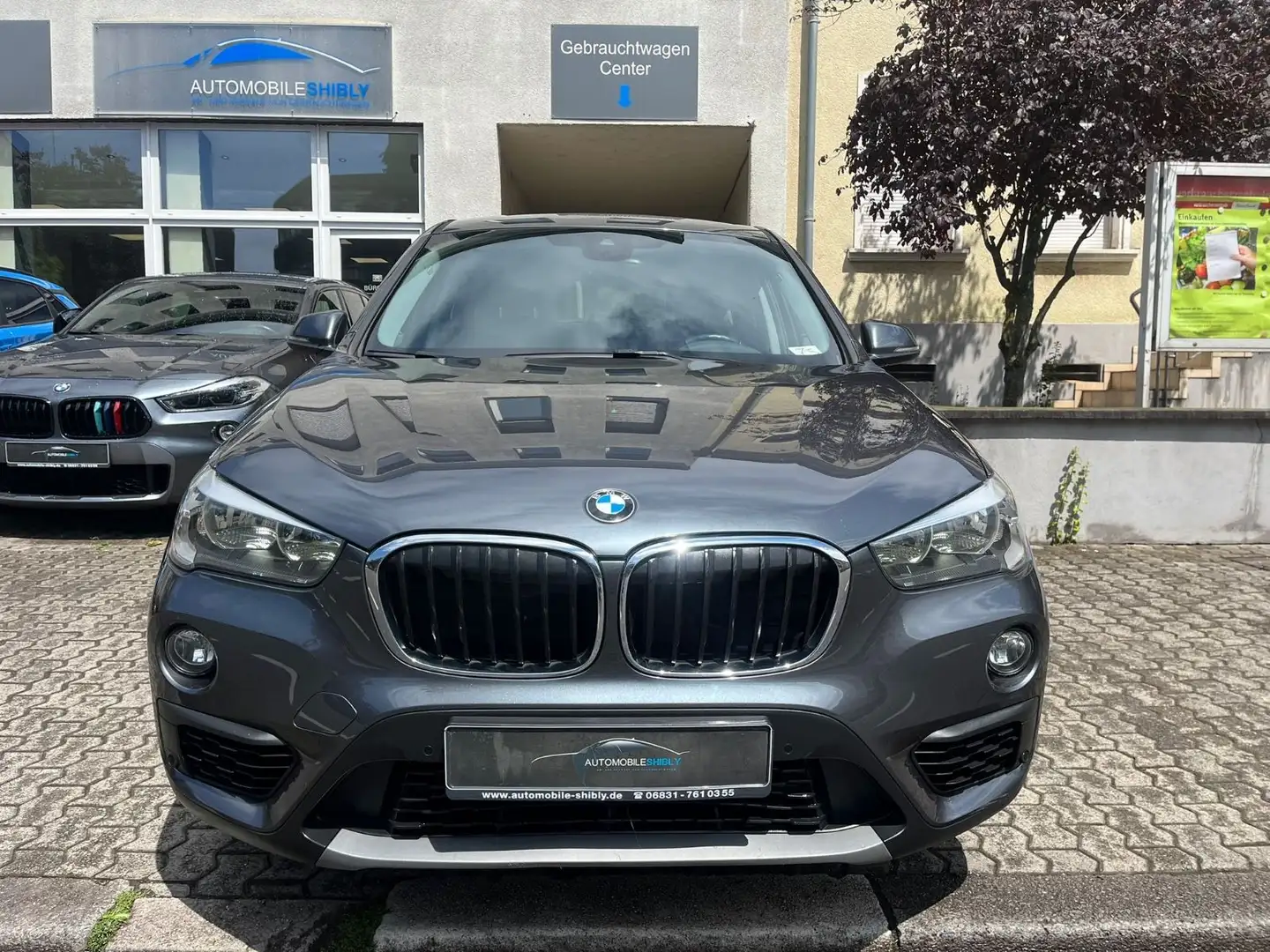 BMW X1 sDrive 18 i Advantage Automatik, Leder Grau - 2