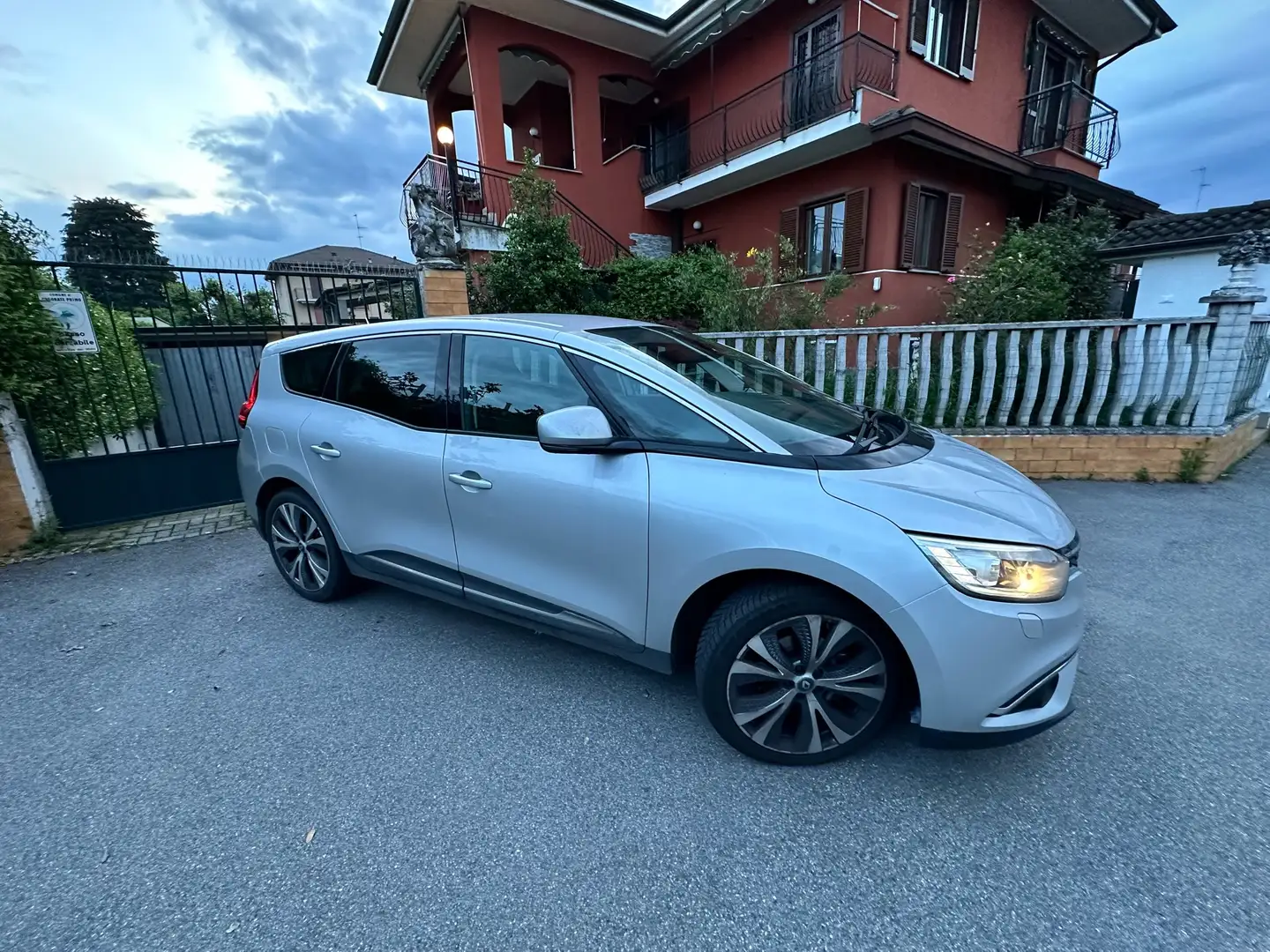 Renault Grand Scenic 1.3 tce Intens 140cv fap my19 Argento - 2