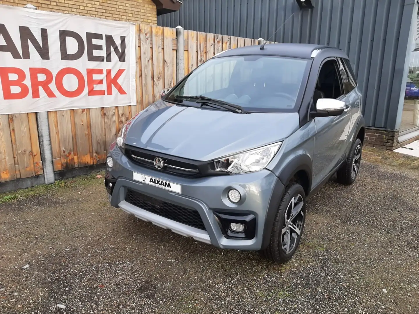 Aixam Crossover Premium Crossline Premium Silber - 1
