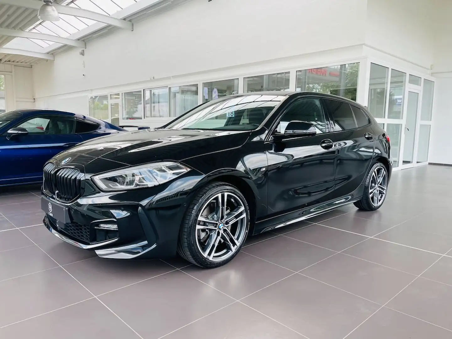 BMW 120 iA ** GARANTIE + PACK M + CUIR+ LED + GPS PRO ** Noir - 1